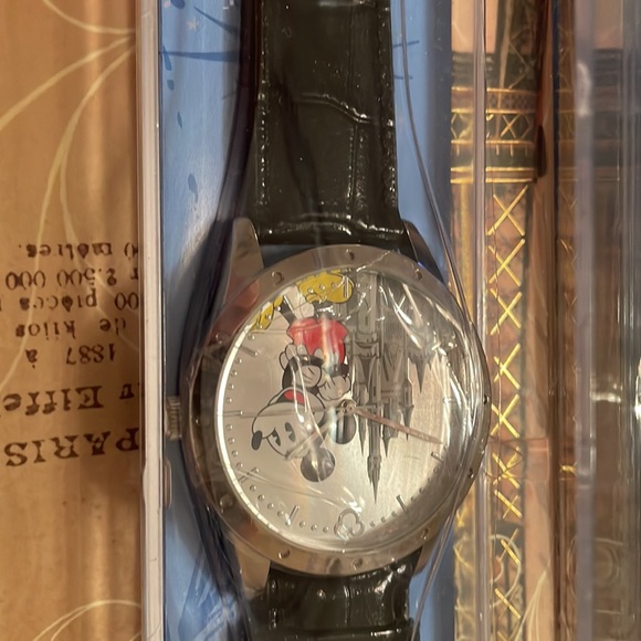 Men,s Limited Addition Micky Mouse Watch - Picture 2 of 6